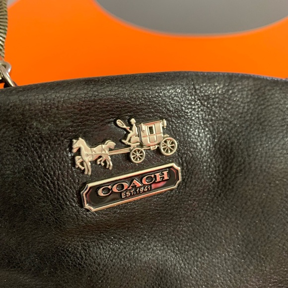 Coach “Ashley Leather Pleated Hippie Bag”Leather Purse Like New condition ❤️ - Picture 9 of 9